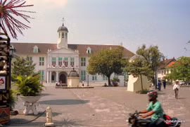 Thú vị cuộc sống ở thủ đô của Indonesia năm 1995