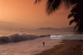 Lặng ngắm vẻ đẹp mộc của Nha Trang ba thập niên trước