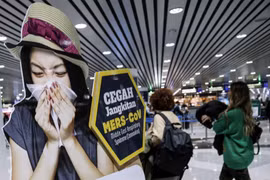 Đại dịch virus corona: Dẹp tin bịa mệt hơn chống dịch