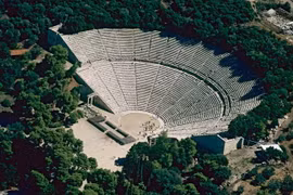 Choáng ngợp nhà hát có sức chứa 14.000 khán giả của người Hy Lạp cổ