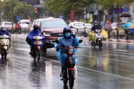 Không khí lạnh tiếp tục gây mưa vừa đến mưa to ở Bắc Bộ, trời rét đậm