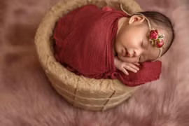 Vừa sinh con, vợ cầu thủ nối tiếng liền 'bóc phốt' chồng cực căng 