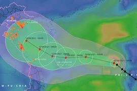 Bão Conson vào Biển Đông giật cấp 11