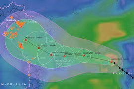 Bão Conson vào Biển Đông giật cấp 11