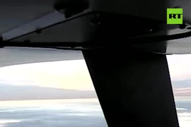 Đoạn video ghi lại cảnh UAV Nga chạm trán tên lửa nghi của Ukraine