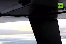 Đoạn video ghi lại cảnh UAV Nga chạm trán tên lửa nghi của Ukraine