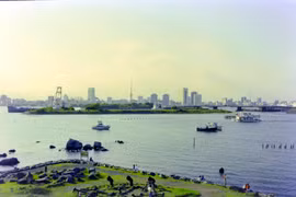 Cuộc sống ở Tokyo năm 1990 đầy ấn tượng qua ống kính du khách