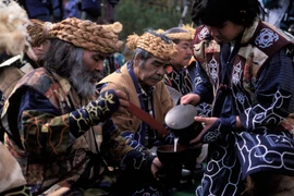 Tộc người có dung mạo khác lạ ở Nhật Bản