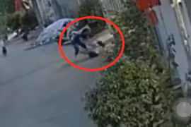 Bé gái 8 tuổi bị đánh: Cô giáo từng điều trị tâm thần?