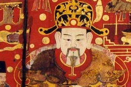 Ai là hoàng đế đầu tiên của phong kiến Việt Nam?