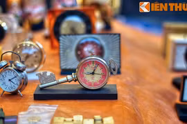 Độc đáo khu chợ đồ cổ chỉ họp vào cuối năm ở Hà Nội