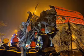 Xe khách va chạm xe tải trên QL1 qua Quảng Nam, 3 người tử vong