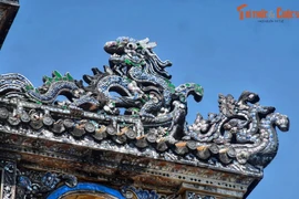 Bí mật lịch sử của những mảnh sành sứ trang trí cung đình Huế