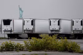 650 thi thể bệnh nhân Covid-19 nằm trong xe đông lạnh ở New York