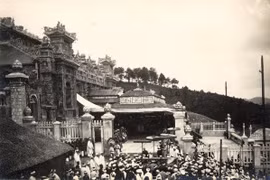 Hình độc về đám tang vua Khải Định năm 1926