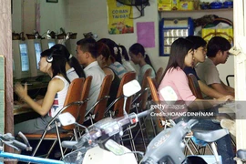 Cuộc sống nhộn nhịp của Hà Nội tròn 20 năm trước 