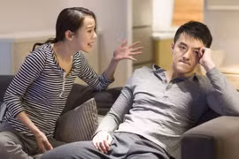 Ái ngại vì em gái quay ngoắt thái độ, quát chồng thậm tệ