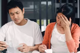 Bố mẹ đến chơi, chồng dặn không mua thịt, sự thật khiến vợ nghẹn ngào