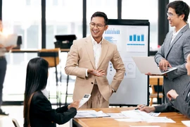 Doanh nghiệp có tầm, người lao động yên tâm cùng dịch vụ chi trả