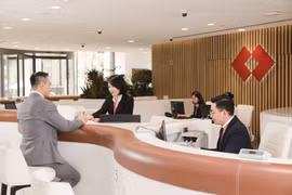 Techcombank được S&P Global Ratings xếp hạng “BB-” và triển vọng “ổn định”