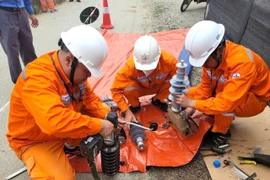 EVNHANOI tăng cường công tác phòng chống thiên tai và tìm kiếm cứu nạn