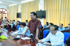 18 người sốc phản vệ khi chạy thận: cách chức Giám đốc BVĐK Hòa Bình