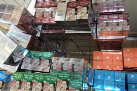 Cận cảnh xưởng sản xuất mỹ phẩm giả quy mô lớn ở Cần Thơ