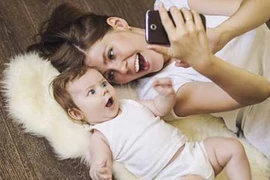 Vì sao bố mẹ không nên đưa ảnh con lên facebook?