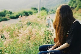 Gái xinh tra tay vào còng vì “tập” làm tú bà 