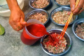 Ăn tiết canh đầu tháng lấy vận đỏ hay rước vận đen?