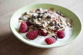 Thêm thực phẩm này vào sữa chua sẽ thành món đại bổ dưỡng