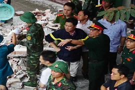 Chủ nhà 4 tầng bị sập từng yêu cầu hàng xóm dừng đào móng 