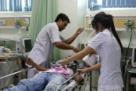 Nhiều người phải nhập viện cấp cứu sau bữa tiệc cưới