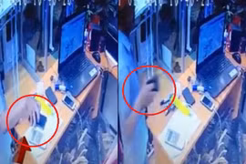 Video: Vờ mua hàng rồi “chôm” điện thoại trong cửa hàng quần áo