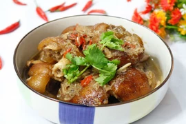 Lạnh thế này ăn thịt giả cầy thì hao cơm phải biết! 