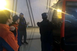 Đưa thi thể phượt thủ người Anh xuống núi an toàn