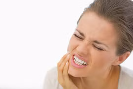 Mẹo nhỏ loại bỏ chứng chảy máu chân răng tức khắc