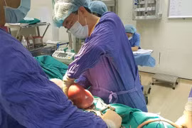 Tưởng béo bụng, hóa ra đang mang 20 u mỡ