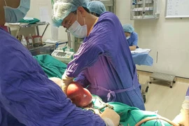 Tưởng béo bụng, hóa ra đang mang 20 u mỡ