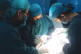 Quý ông cẩn trọng: Mất “của quý” vì kháng kháng sinh