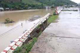 Lũ cuốn trôi 7 chiến sĩ công an huyện khi làm nhiệm vụ