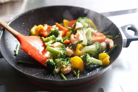 Phụ nữ làm việc này hàng ngày tàn phá phổi nhanh hơn hút thuốc