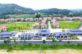 'Ông lớn' bất động sản mang biệt thự, căn hộ siêu sang đi 'cắm' ngân hàng