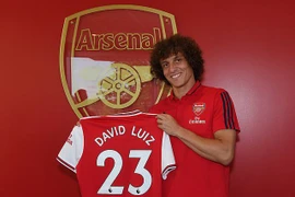 Arsenal chính thức chiêu mộ thành công David Luiz chỉ 7 triệu bảng