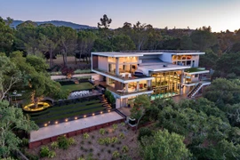 Biệt thự mô phỏng phi thuyền vũ trụ có giá đến 10 triệu USD 