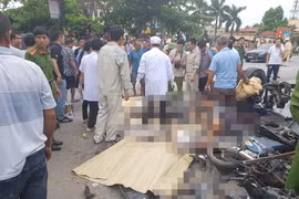 Kinh hoàng cảnh đắp chiếu người chết nằm la liệt ở Hải Dương sau tai nạn 