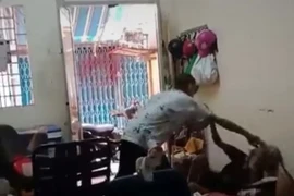 Đứa cháu bất hiếu đánh chửi thậm tệ bà ngoại hơn 80 tuổi ở Sài Gòn
