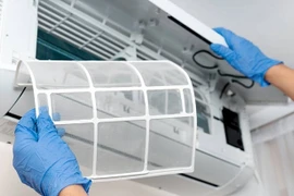 Tự vệ sinh điều hòa đón hè
