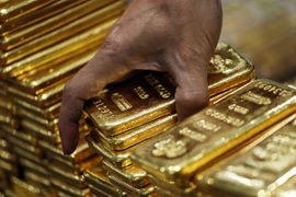 Giá vàng hôm nay 10/9: Giá vàng vẫn trên 42 triệu, chênh lệch mua bán 400 nghìn đồng