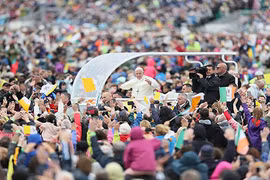 Biển người đón Giáo hoàng Francis tại Ireland